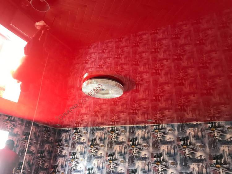 красные натяжные потолки в Херсоне